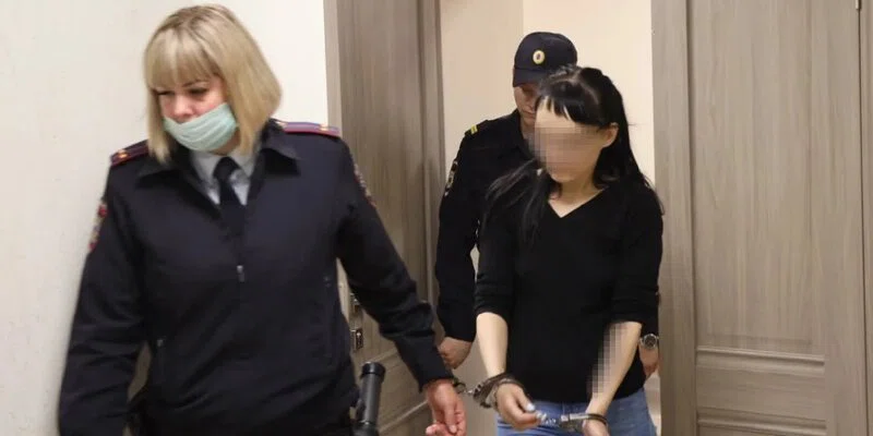 Дело матери, выбросившей с балкона 6 этажа 3-летнюю дочку в Самарской области, дошло до суда
