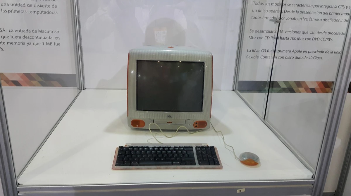 День рождения компьютера Макинтош (Macintosh Computer Day). Фото: pxhere.com