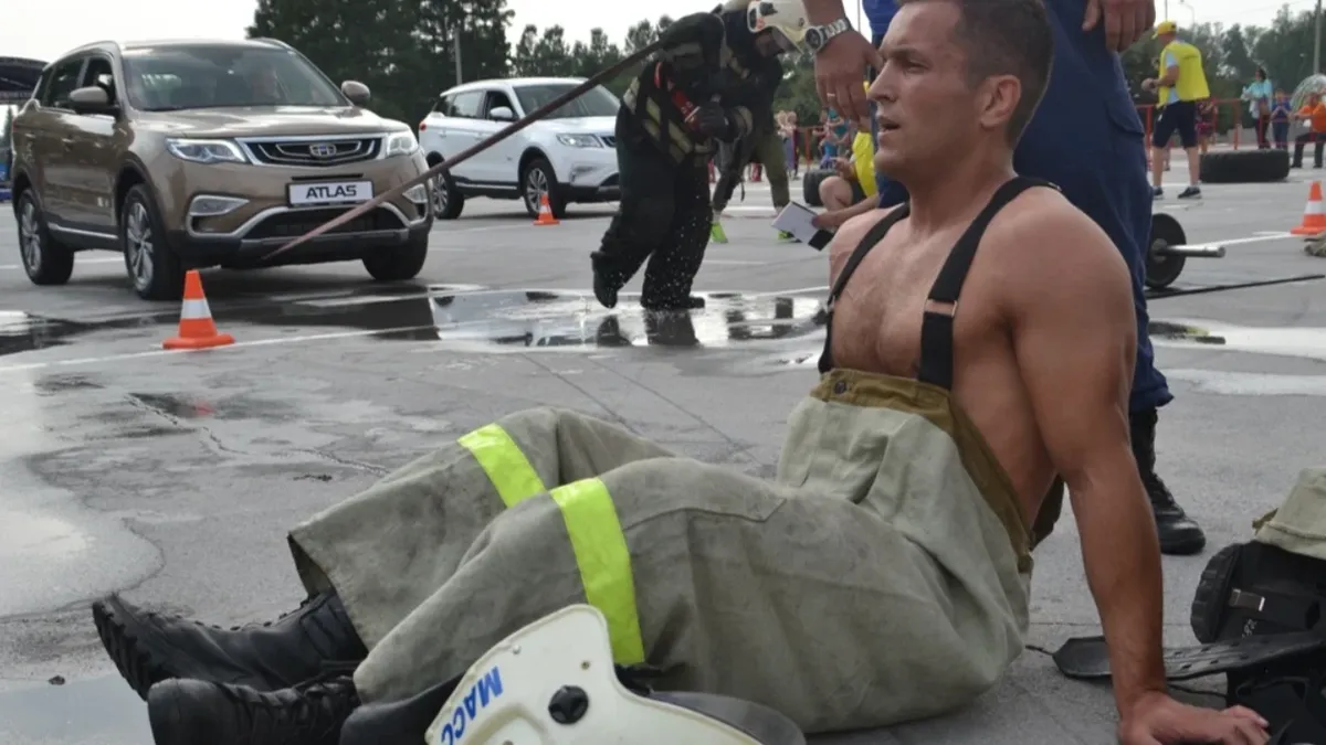 Экстрим и многоборье с огоньком: Пожарные и спасатели Новосибирской области покажут силу жителям Бердска и обучат горожан навыкам выживания