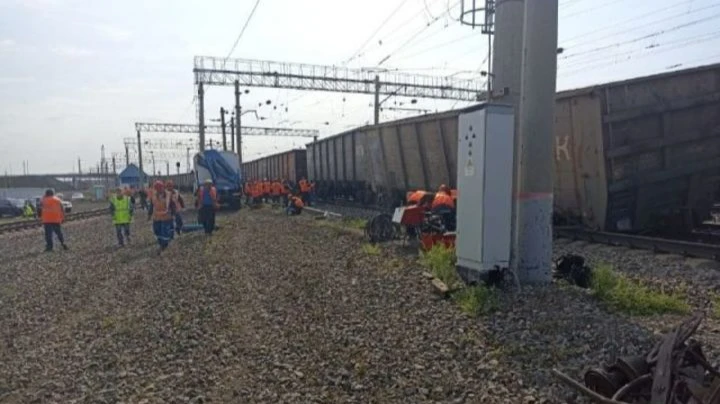 На станции Барабинск в Новосибирской области второй раз за день случилась авария: состав столкнулся с восстановительным поездом
