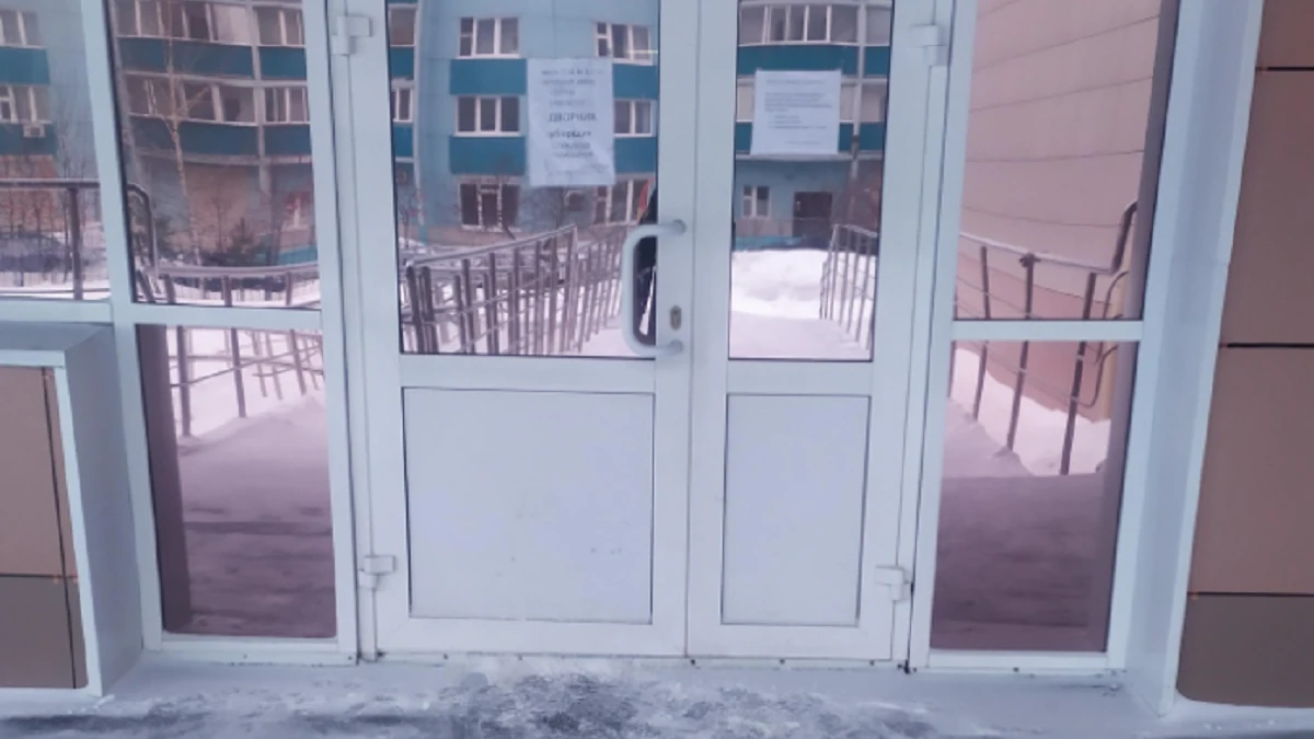 В Новосибирске двое мужчин избили шестиклассника с пороком сердца