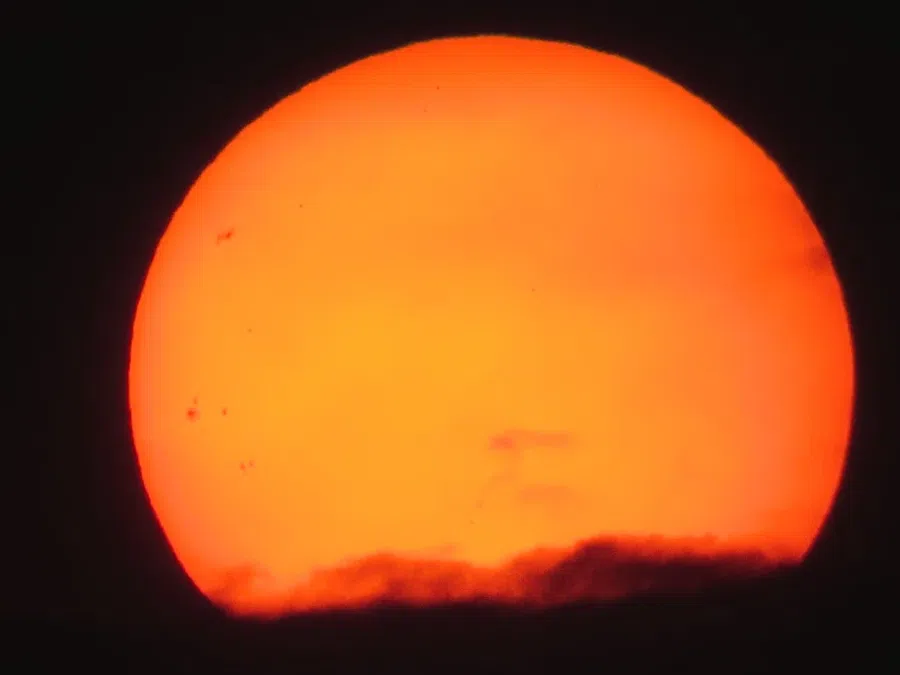 Что категорически нельзя делать в закрытие Коридора затмений в Новолуние 4 декабря 2021 года и полное солнечное затмение