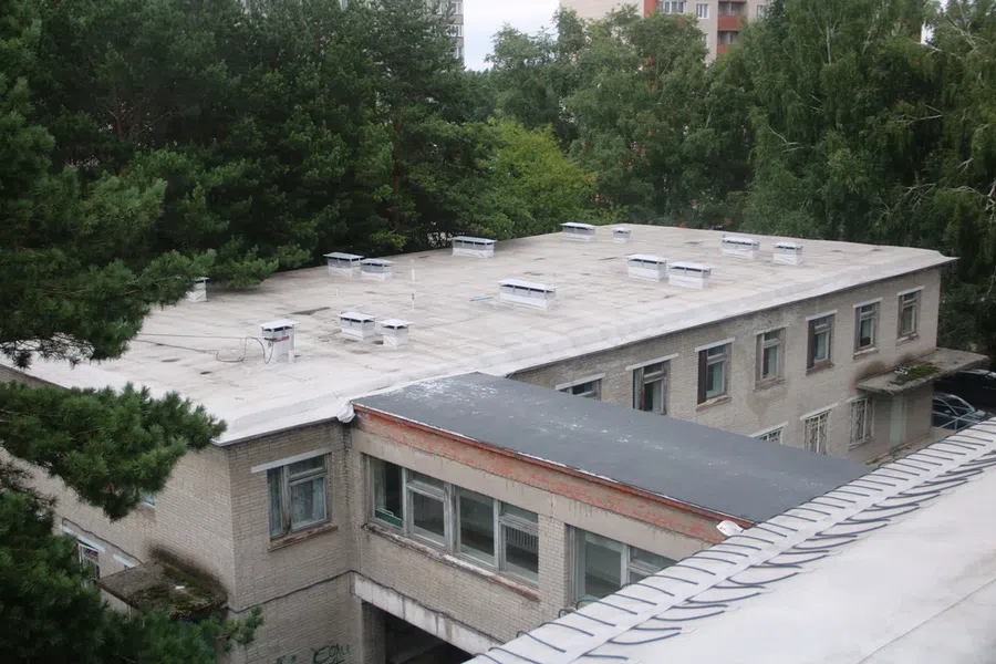 Крыши ЦГБ Бердска выдержали аномальный ливень: Палаты больше не топит