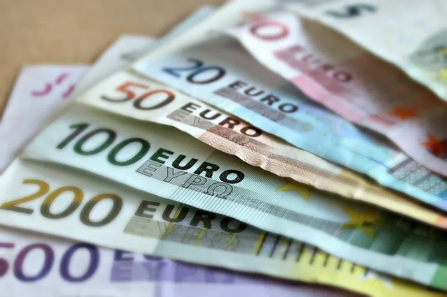 Евро достиг исторического максимума – курс валюты превысил 127 рублей