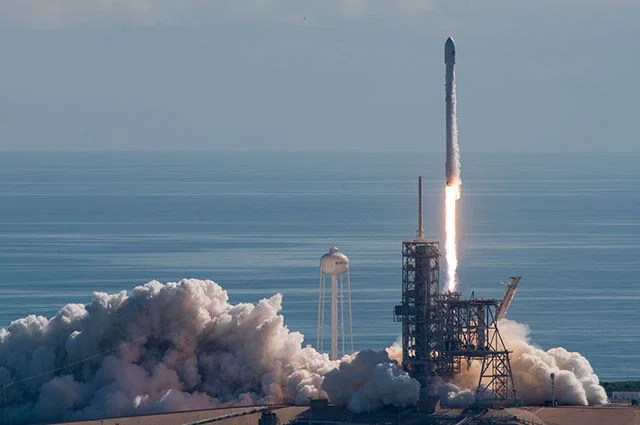 Компания SpaceX произвела запуск ракеты со спутниками Starlink